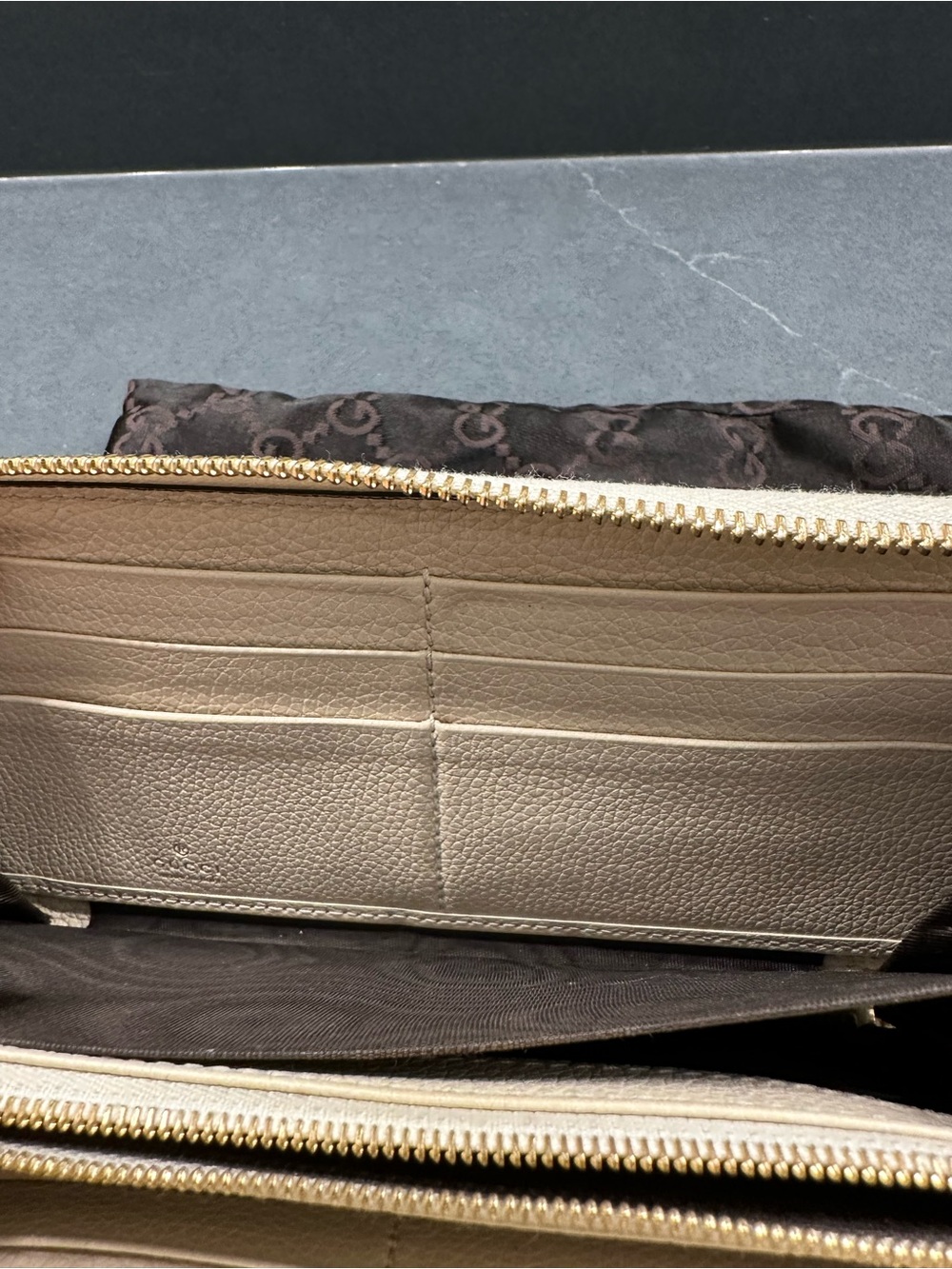 Gucci Zumi Zip Around Wallet-COA included - Picture 13 of 15